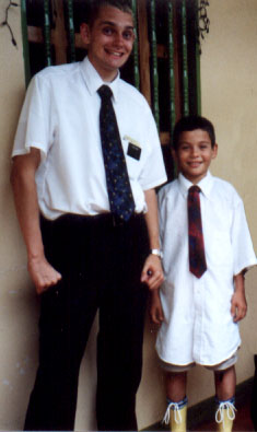 Giving Pedrito Contreras one of my white shirts when I died in Bocon&oacute;, Trujillo, Venezuela