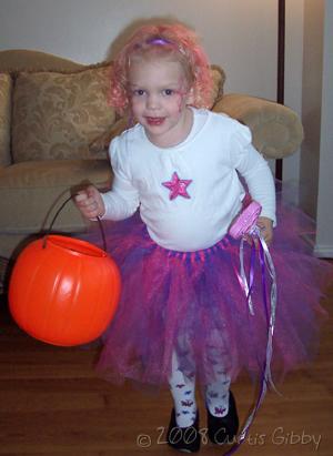 Halloween 2008 - Audrey disfrazada de princesa bailadora