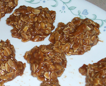 No-Bake Oatmeal Chocolate Cookies