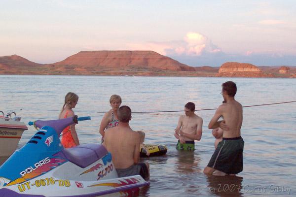 Lake Powell - August 2007 - Gibbys and Gerbers hanging out at Bullfrog Bay