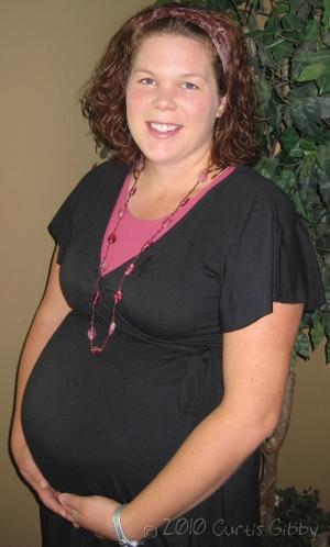 Pregnant Sarah - 33 Weeks (third child)