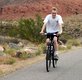 Ver - Curtis monta una bicicleta en nuestras vacaciones en St. George, Utah